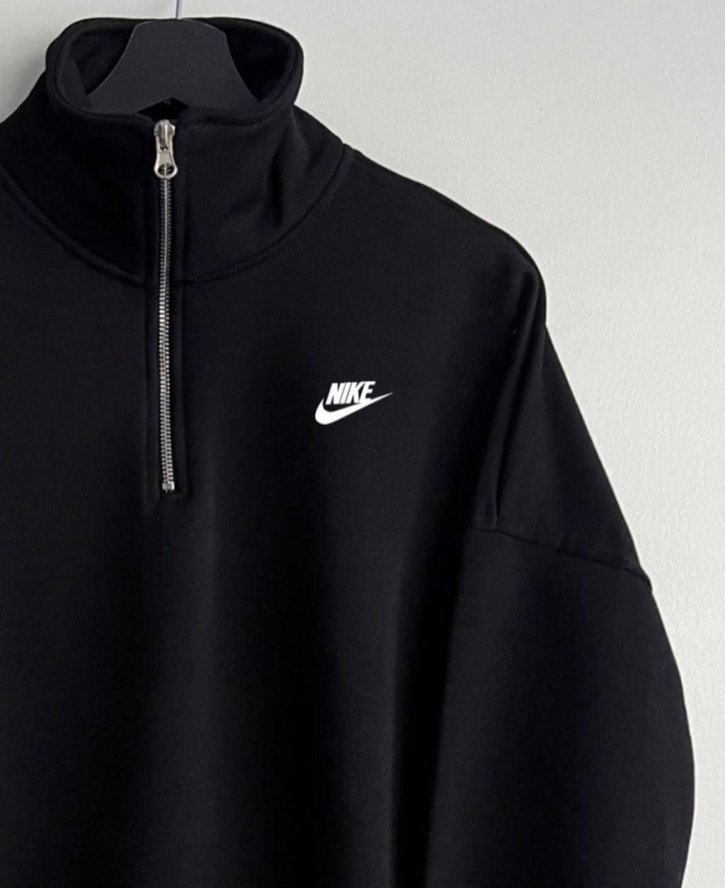 Midnight Edge Quarter-Zip Sweatshirt – Black Unisex